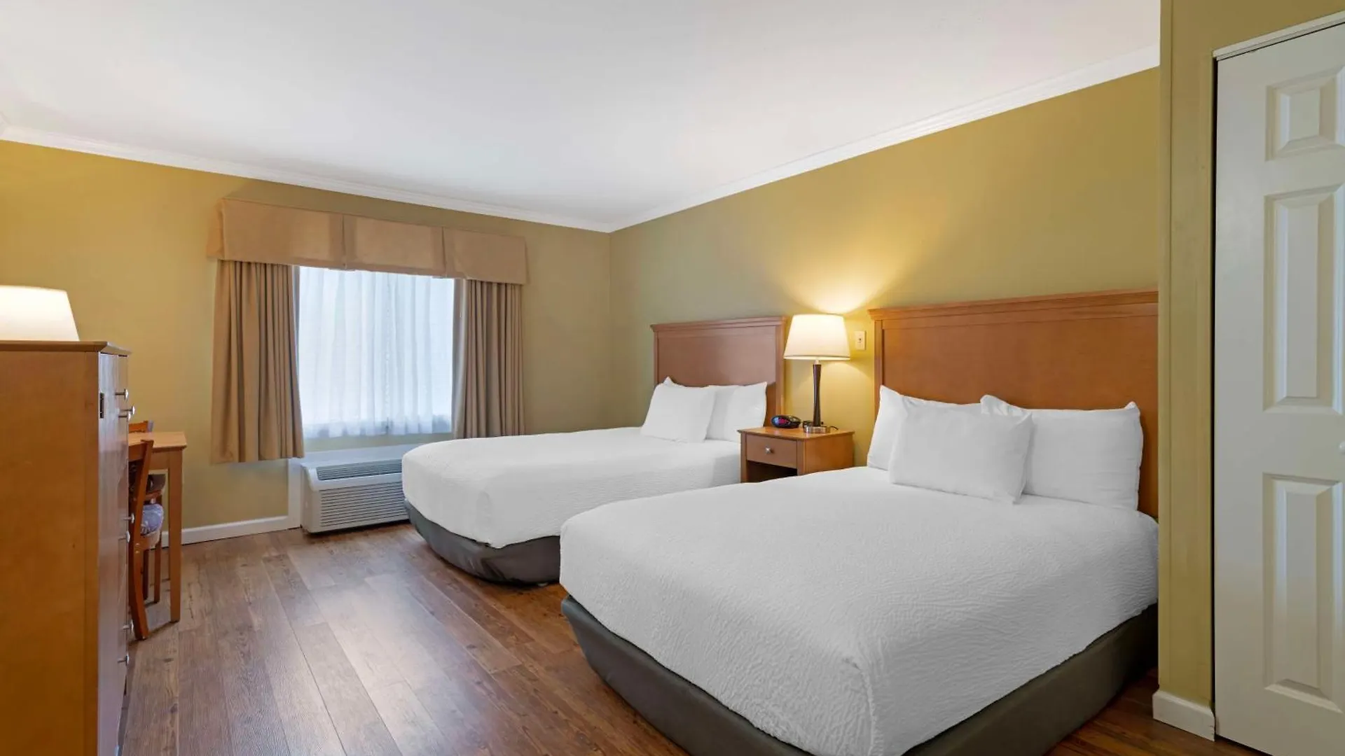 Western Windjammer & Conference Center 3*