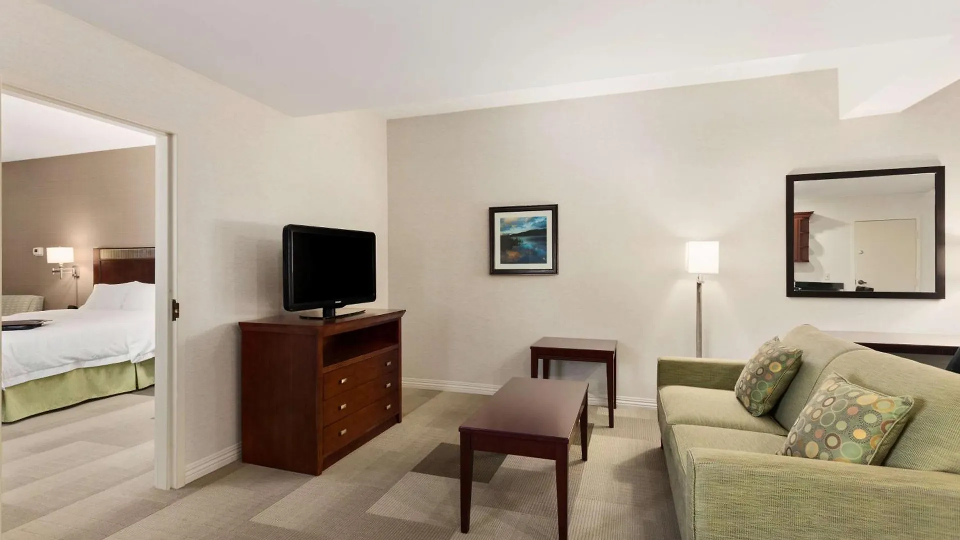 Hampton - Colchester Hotel