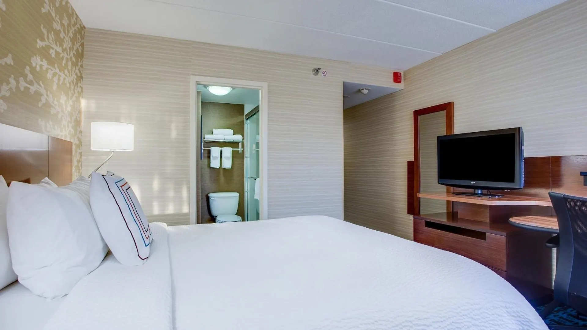 Fairfield By Marriott Williston Hotel Burlington