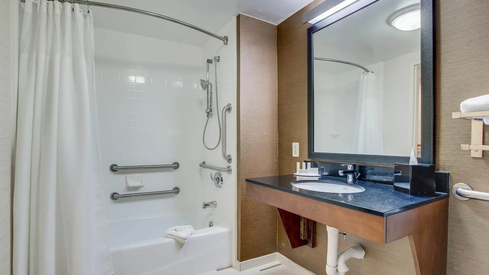 Hotel Fairfield By Marriott Williston Burlington