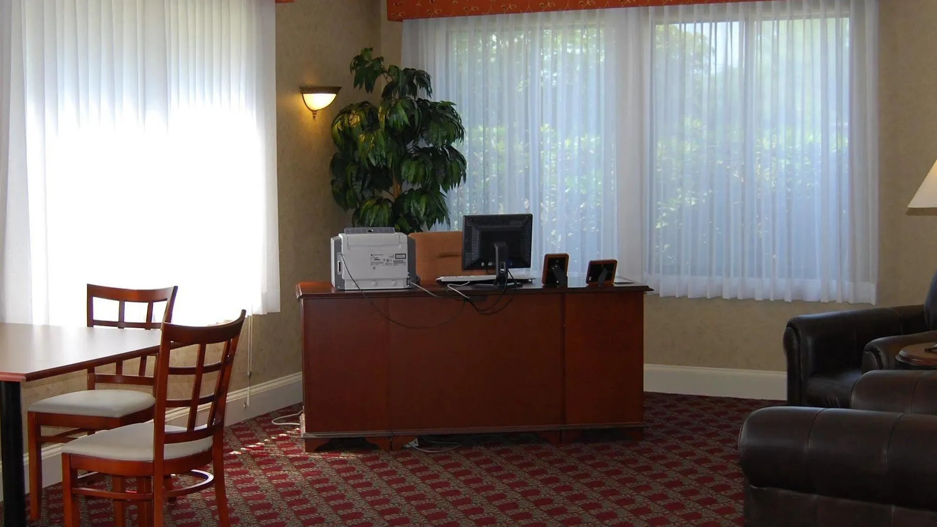 Holiday Express South By Ihg Hotel Burlington