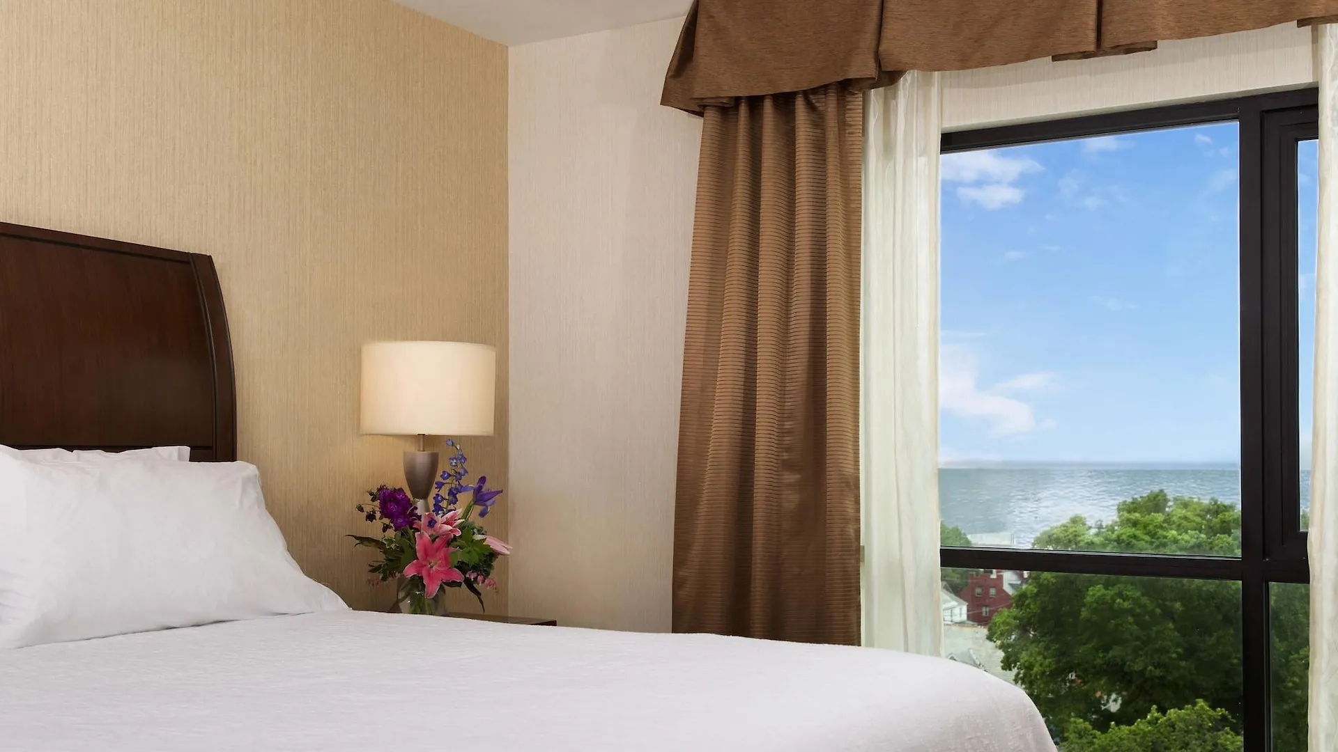 Hilton Garden Downtown 3* Burlington