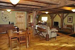 The At Grace Farm Hotel